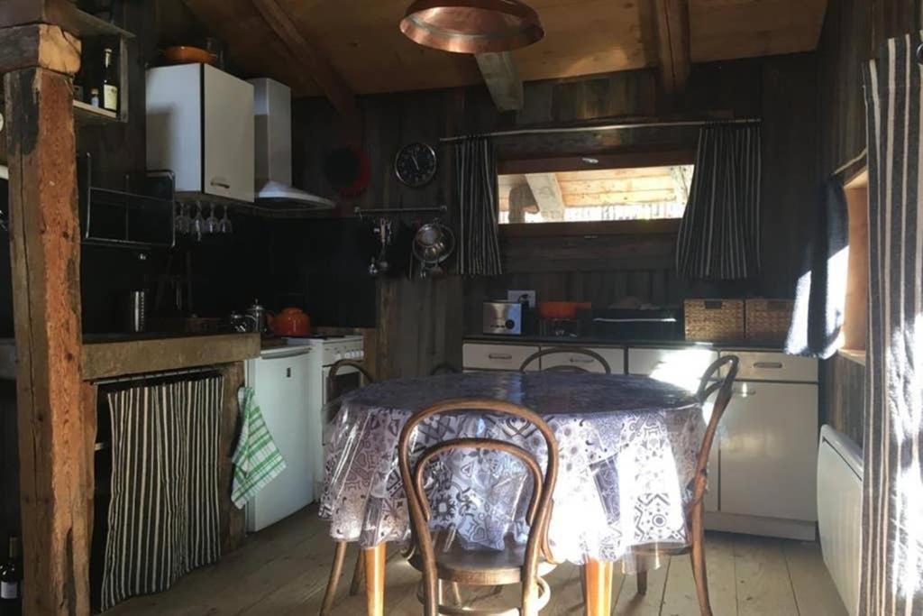 La Cabane De L'Homme Tranquille Le Tretien Esterno foto